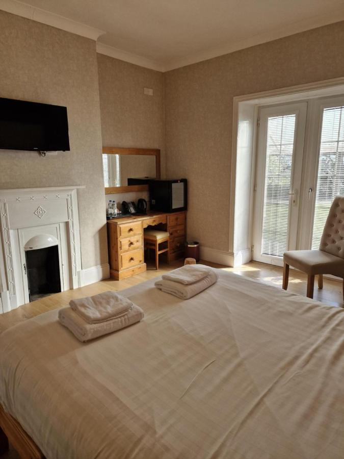 Broadway House Bed and Breakfast Laugharne Eksteriør billede