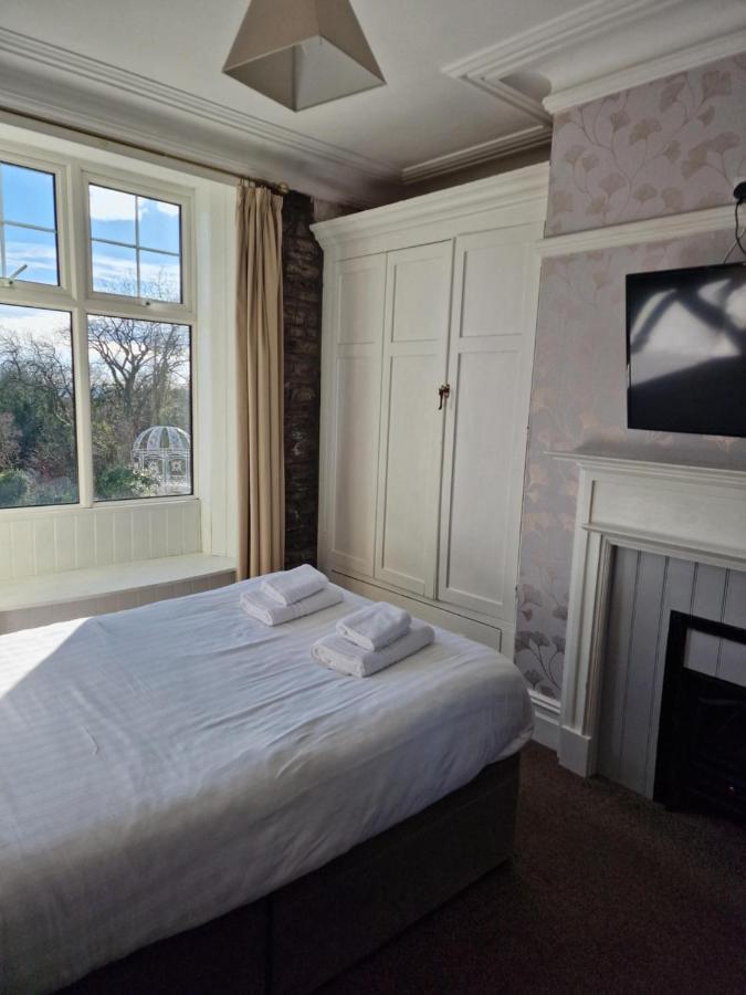 Broadway House Bed and Breakfast Laugharne Eksteriør billede